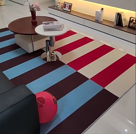 พรมวินเทจสีน้ำเงินหรูหรา มีคุณสมบัติเด่นคือซักได้และกันน้ำ