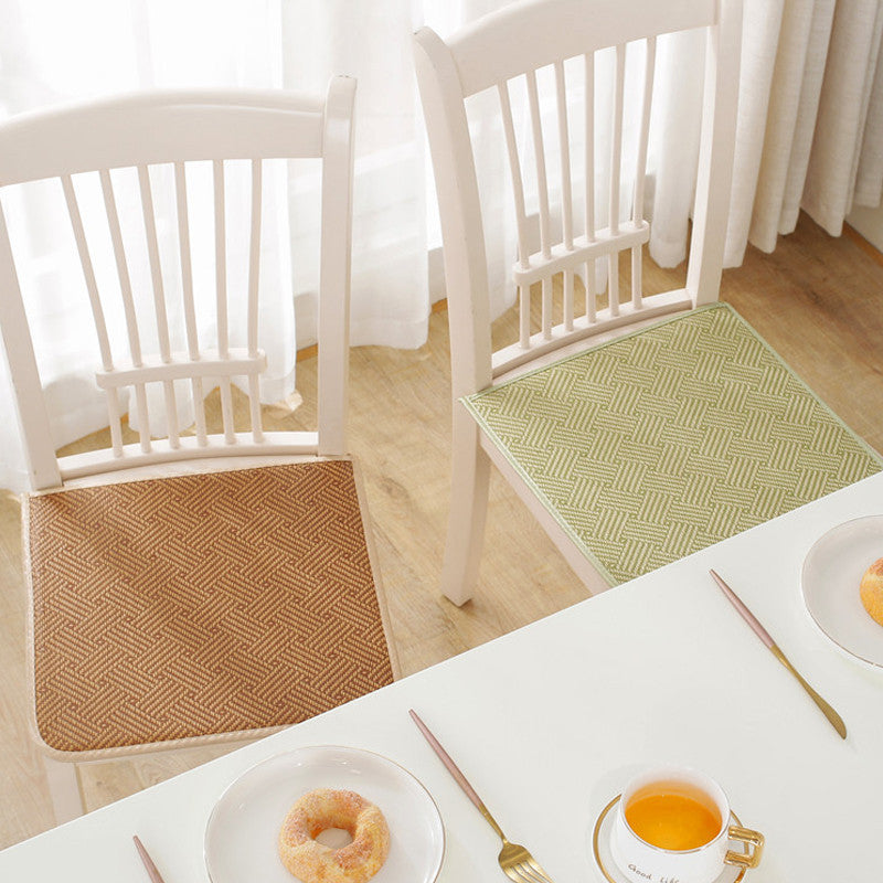 เบาะรองนั่งขนาด 40*40 ซม. ทำจากหวาย กันลื่น เหมาะสำหรับฤดูร้อน