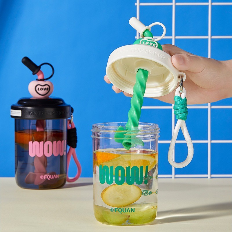 580mlแก้วน้ำพลาสติกแก้วกาแฟ สําหรับผู้หญิง แก้ว ความจุใหญ่ พร้อมฝาปิด พกพาง่าย