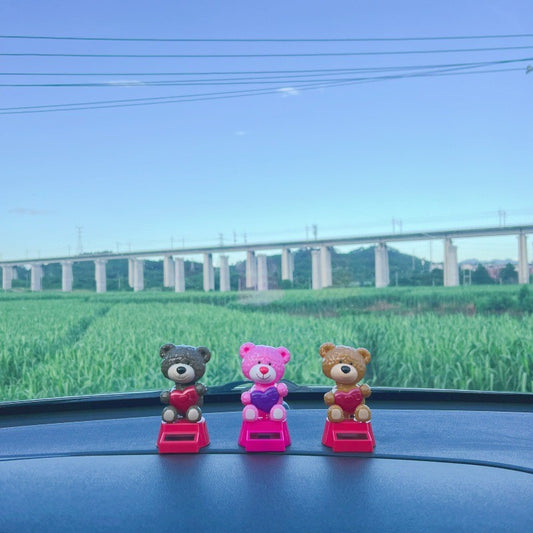 ตุ๊กตาหน้ารถ พลังงานแสงอาทิตย์ หมีน้อยน่ารัก ร่างกายจะแกว่ง ตกแต่งคอนโซล ตกแต่งรถยนต์